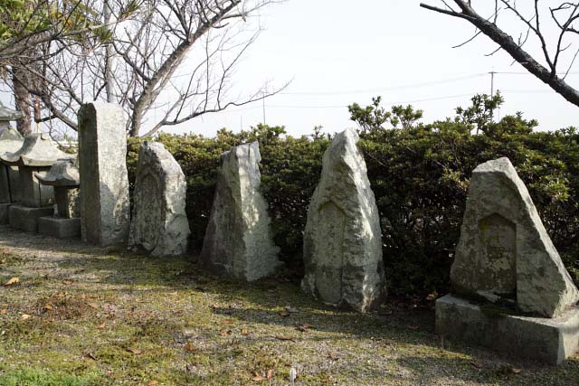 八幡神社の石像物