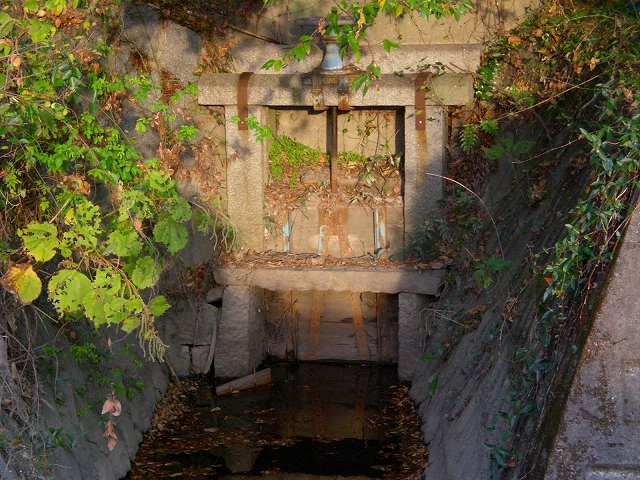 巨勢川用水取り入れ樋門