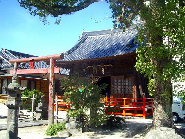 鳩森稲荷神社