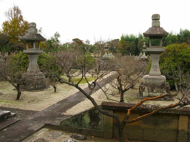 高伝寺墓所